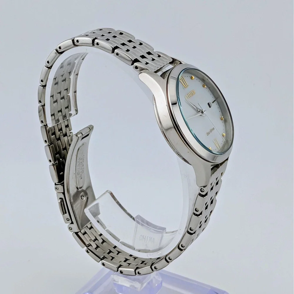 Citizen Chandler Watch Eco-Drive E011-R011723 Pearlescent White New Capacitor